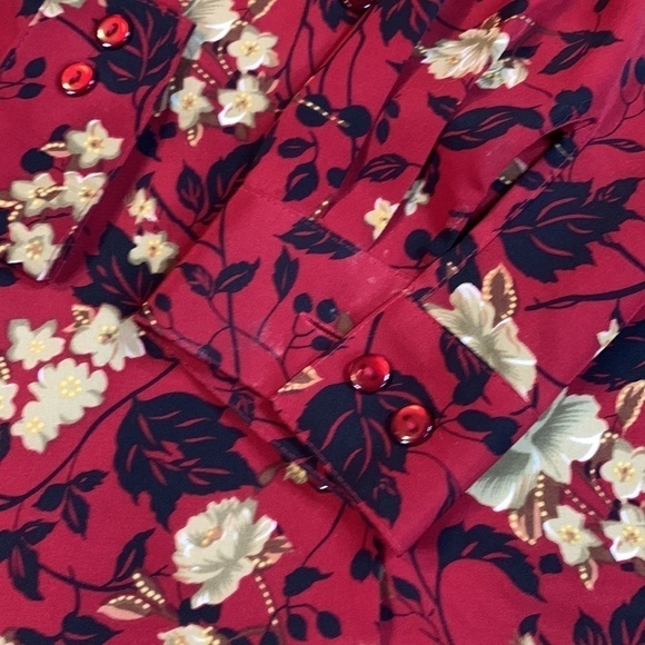 Liz Baker Floral Top - Picture 3 of 5